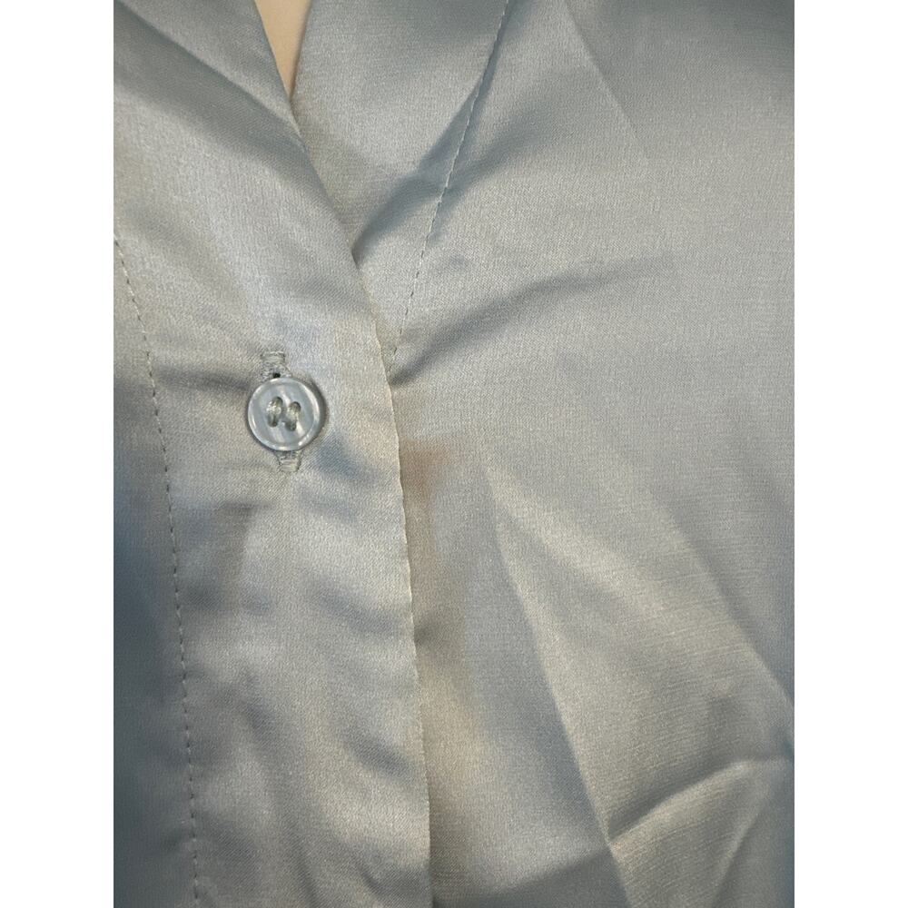H&M Seafoam Green‎ Silky Button Up V-Neck Top Pre-owned Large - Picture 9 of 10
